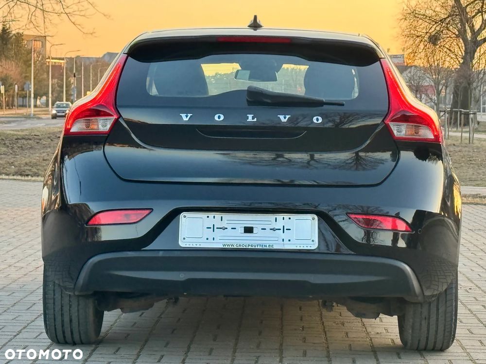 Volvo V40 D2 Momentum - 8