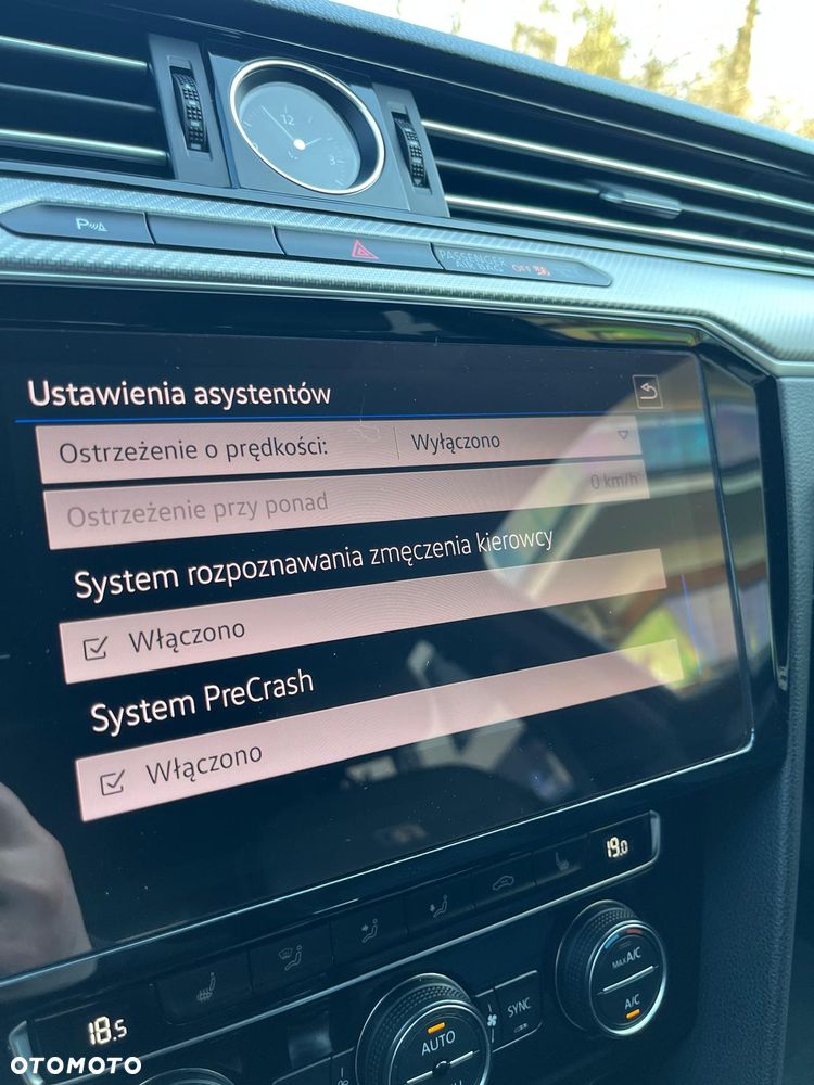 Volkswagen Passat - 28