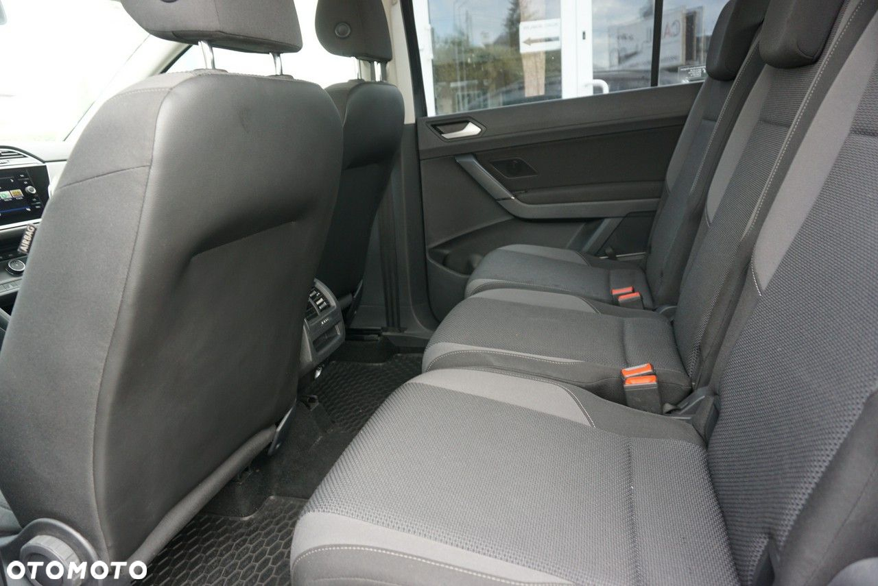 Volkswagen Touran - 11