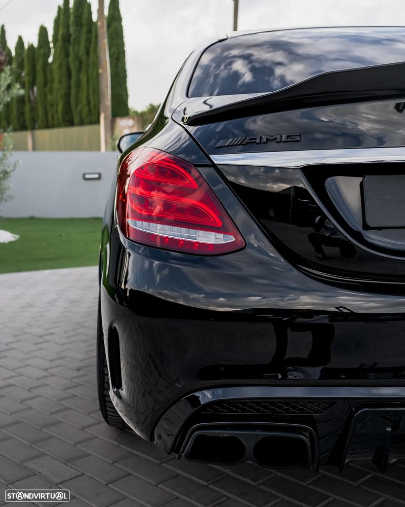 Mercedes-Benz C 63 AMG S - 41