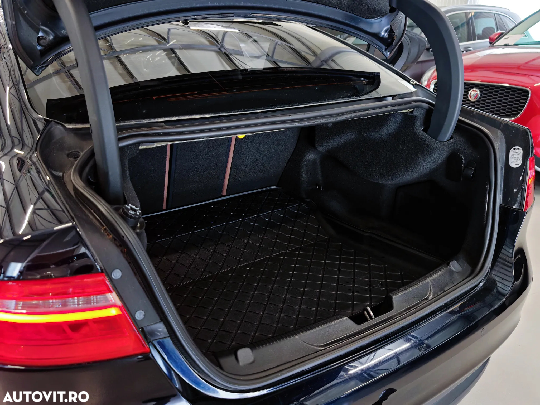 Jaguar XE 20d Aut. Prestige - 35