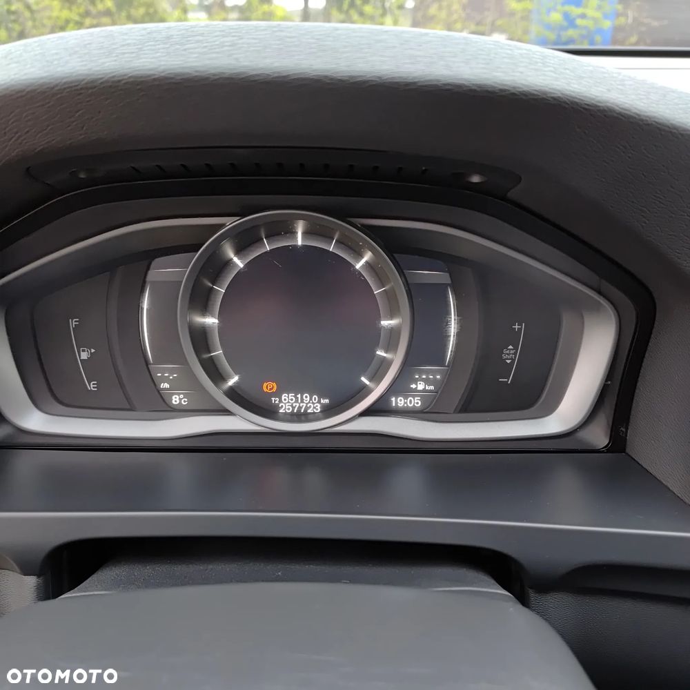 Volvo V60 D2 Momentum - 14
