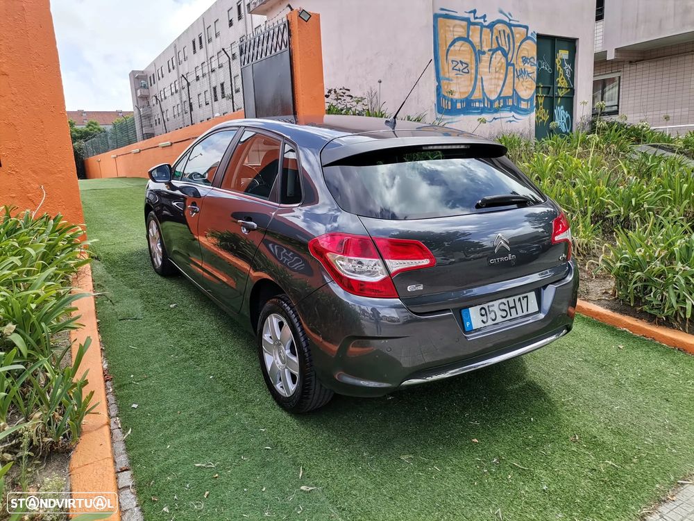 Citroën C4 e-HDi 115 ETG6 Selection - 4