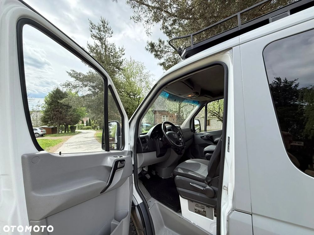 Mercedes-Benz Sprinter - 13