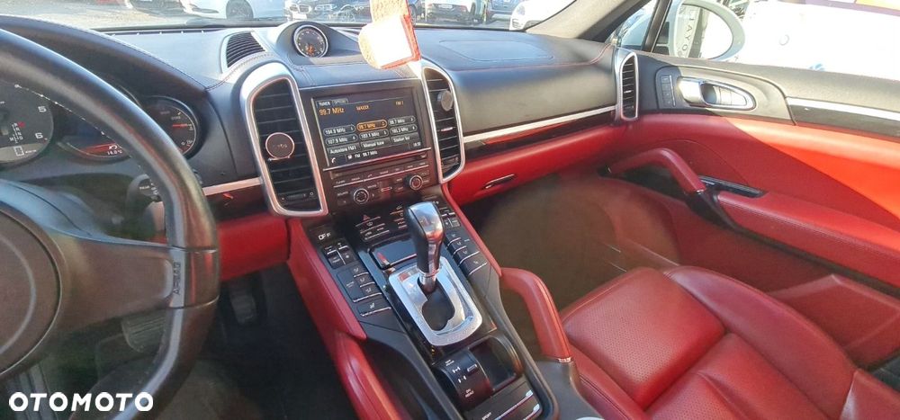 Porsche Cayenne - 26