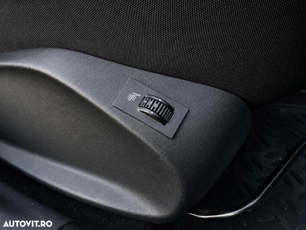 Peugeot 208 1.2 L PureTech ETG Allure - 10