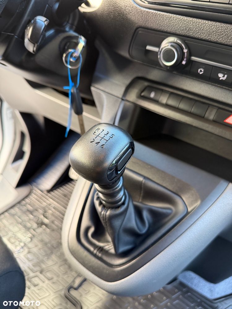 Opel Vivaro - 10