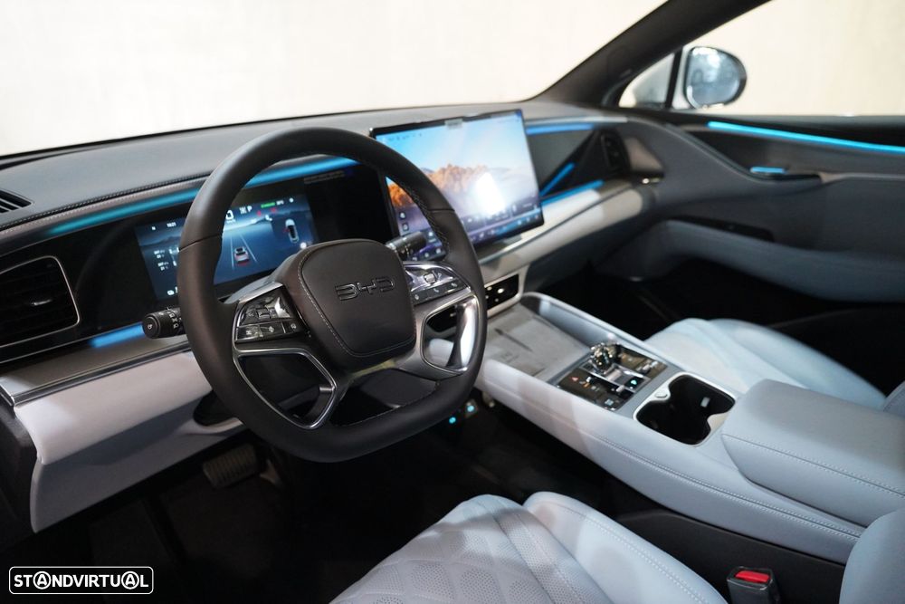 BYD Sealion 7 - 8