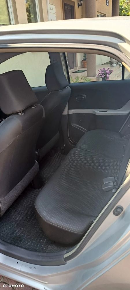Toyota Yaris 1.33 2010 - 11