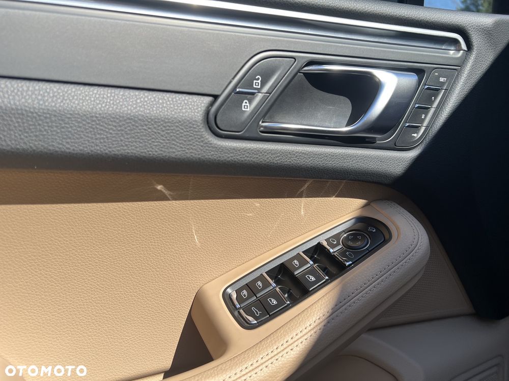 Porsche Macan Standard - 12