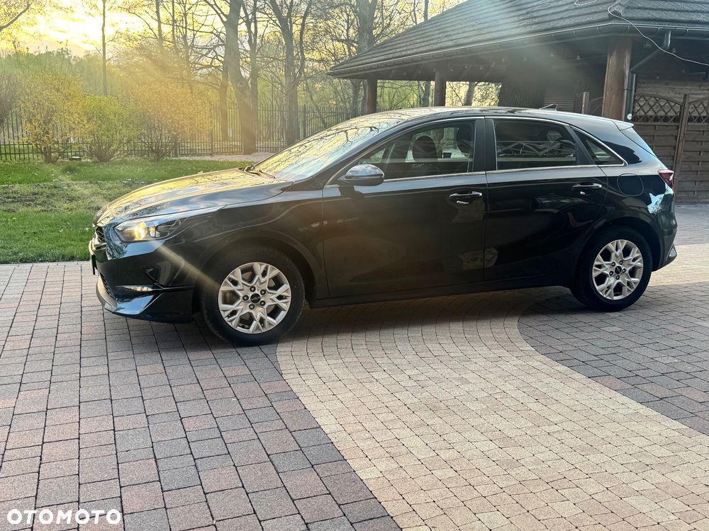 Kia Ceed 1.6 CRDi Eco-Dynamics+ (48V Mild-Hybrid) Platinum Edition - 16