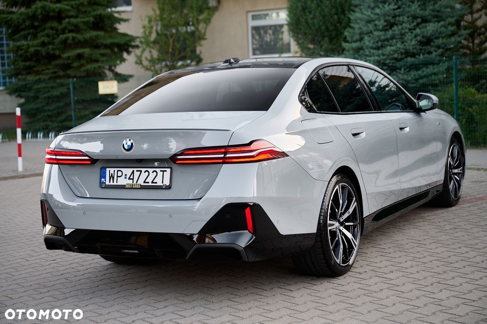 BMW Seria 5 520d xDrive - 12