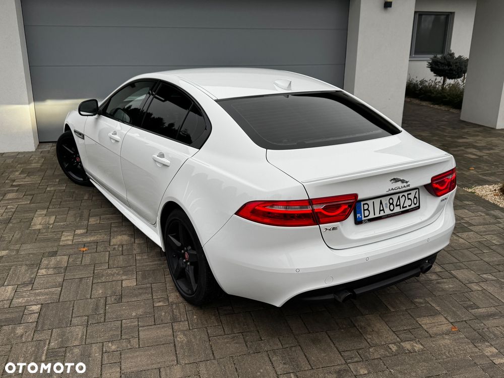 Jaguar XE 2.0 T R-Sport - 7