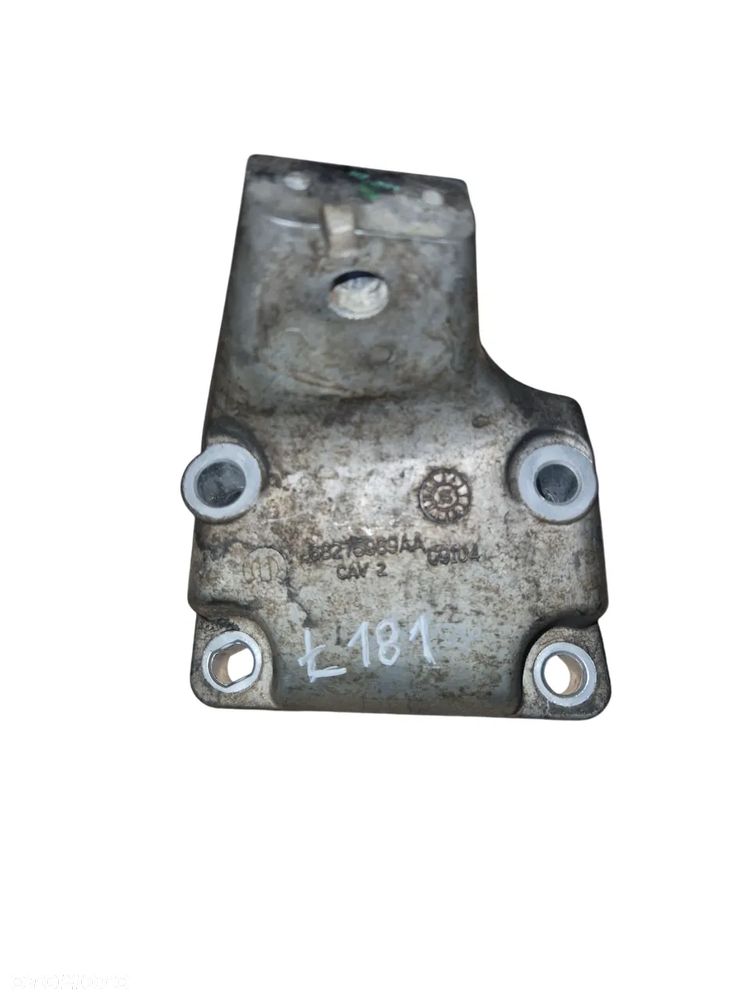 Ł181 68275989AA ŁAPA MOCOWANIE SILNIKA JEEP GRAND CHEROKEE WK2 3.0 CRD - 1