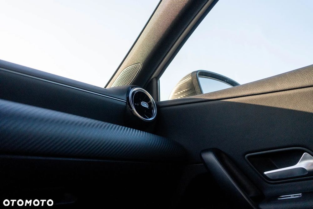 Mercedes-Benz Klasa A 180 Style 7G-DCT - 35