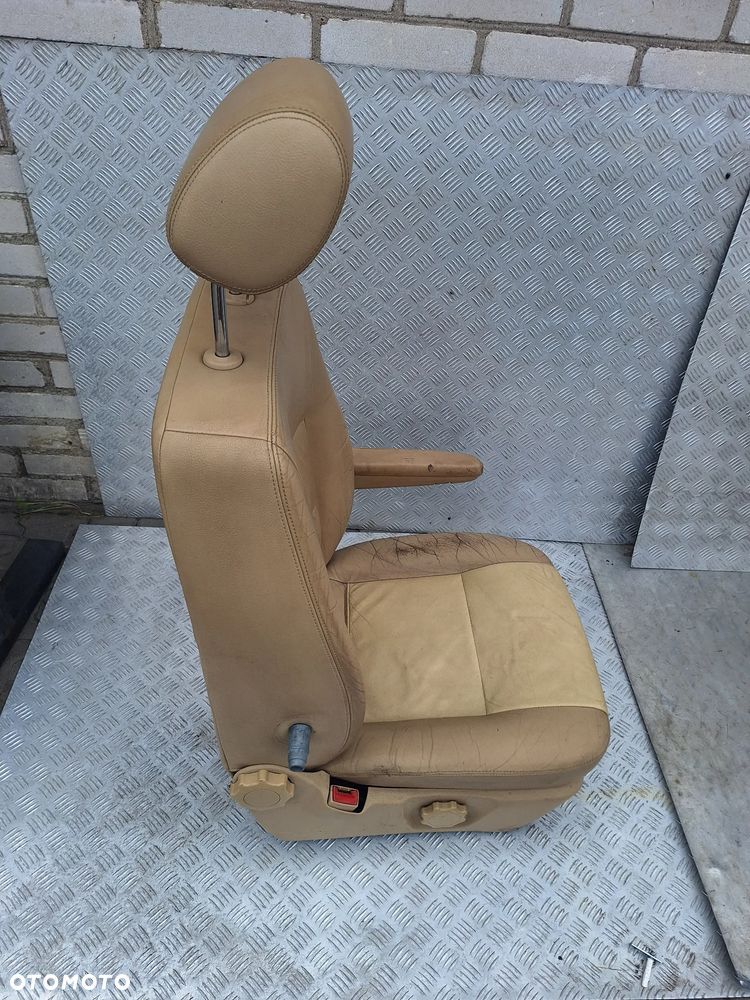 FOTEL LEWY PRAWY PRZÓD KIEROWCY SKÓRA SKÓRZANY PODŁOKIETNIKI VW TRANSPORTER T5 MULTIVAN CARAVELLE - 3