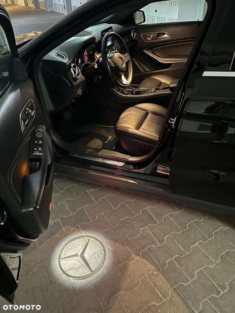 Mercedes-Benz GLA - 8