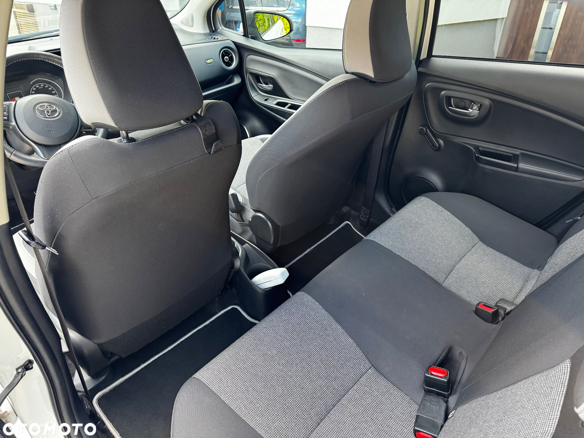 Toyota Yaris 1.5 20th Anniversary CVT - 5