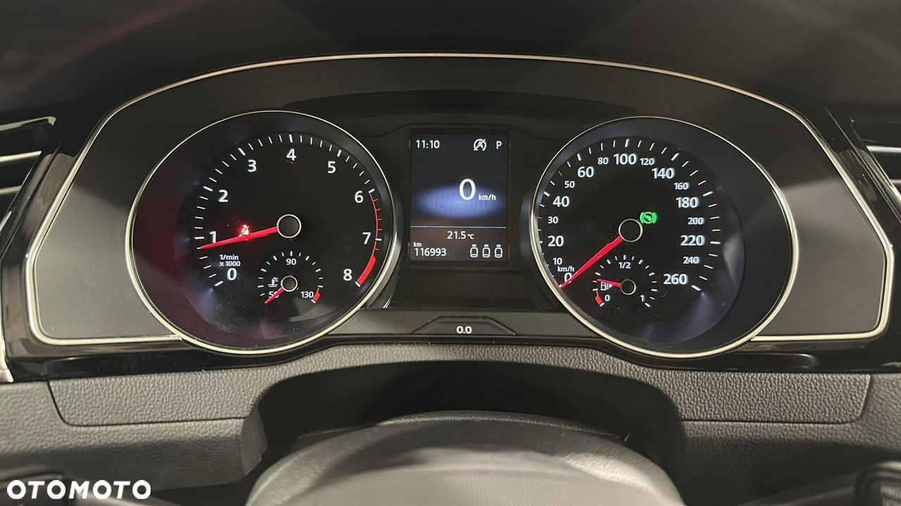 Volkswagen Passat - 19
