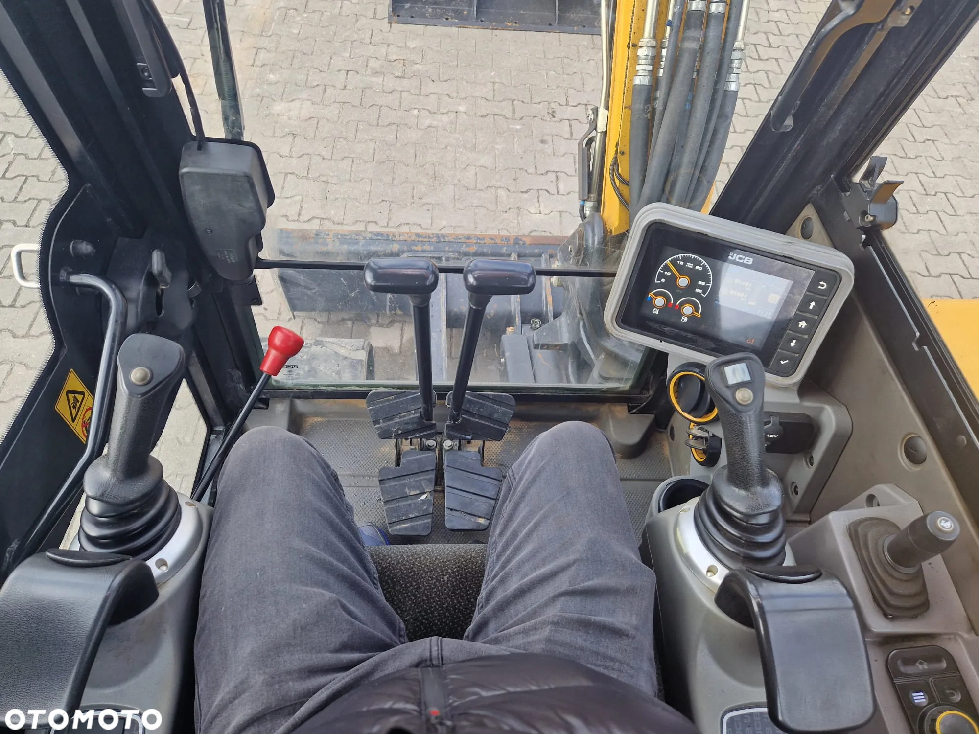JCB 48 Z-1 - 12