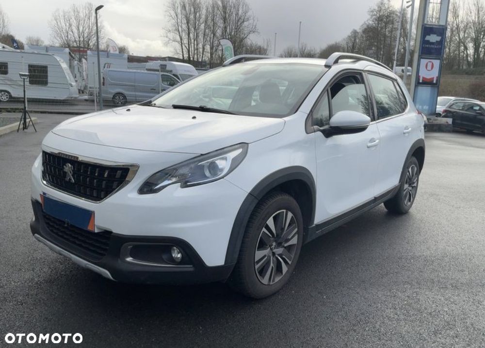 Peugeot 2008 1.2 Pure Tech GPF Allure S&S EAT6 - 1
