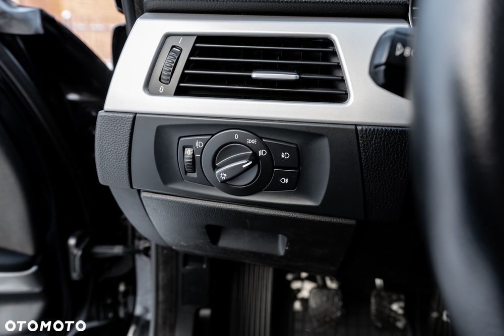 BMW Seria 3 320d DPF - 27