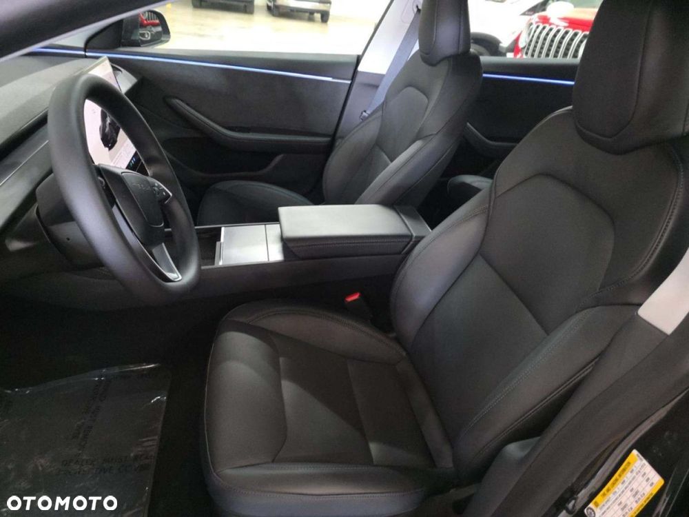 Tesla Model 3 - 6