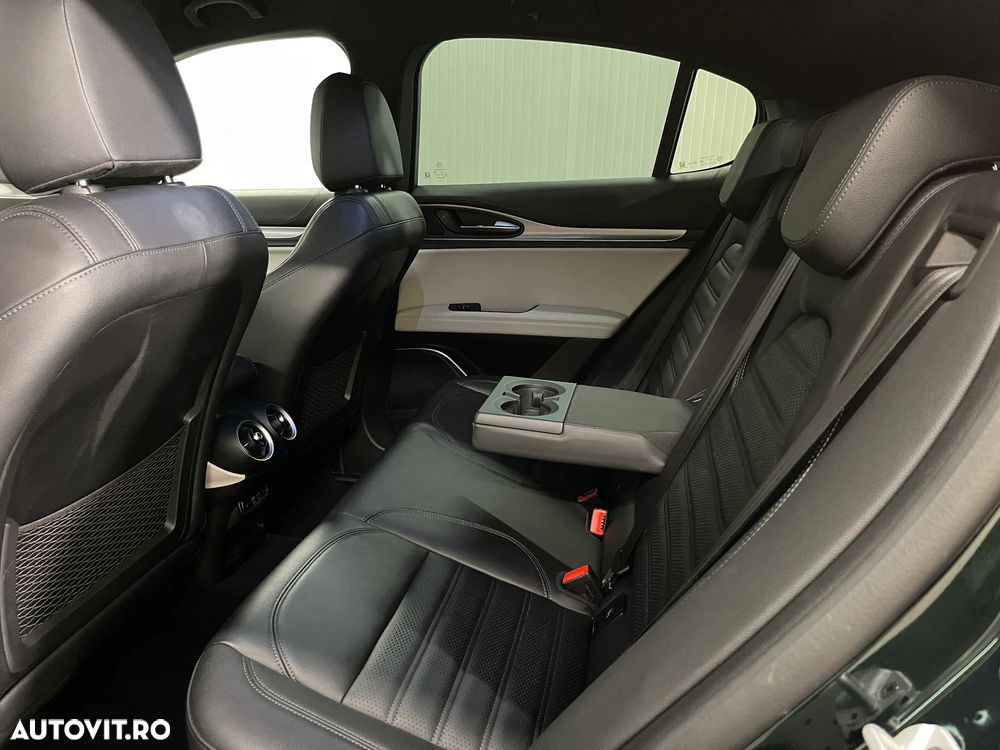 Alfa Romeo Stelvio 2.0 Turbo AWD AT8 Super - 12