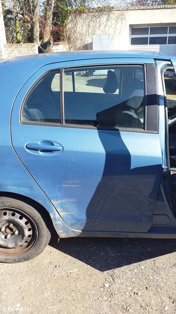 Na części Toyota Yaris II 1.3 B VVTi 5-drzwi lak. 8T1 silnik 2SP72L skrzynia C551 maska klapa zderzak błotnik fotel kanapa koła zimowe felgi stalowe zawieszenie - 13