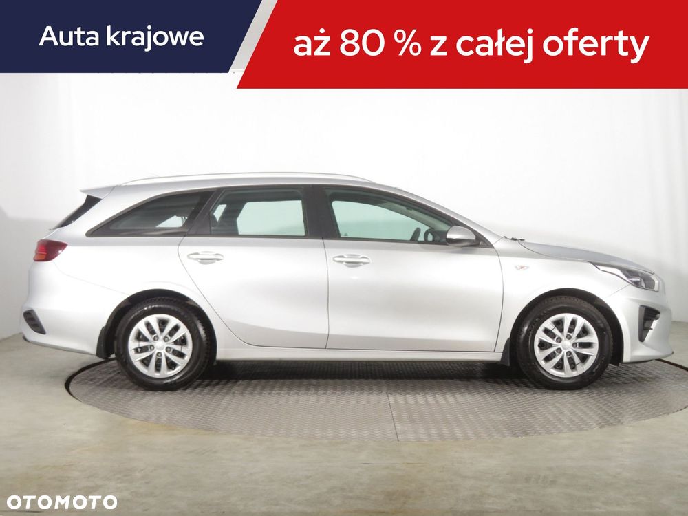 Kia Ceed - 8
