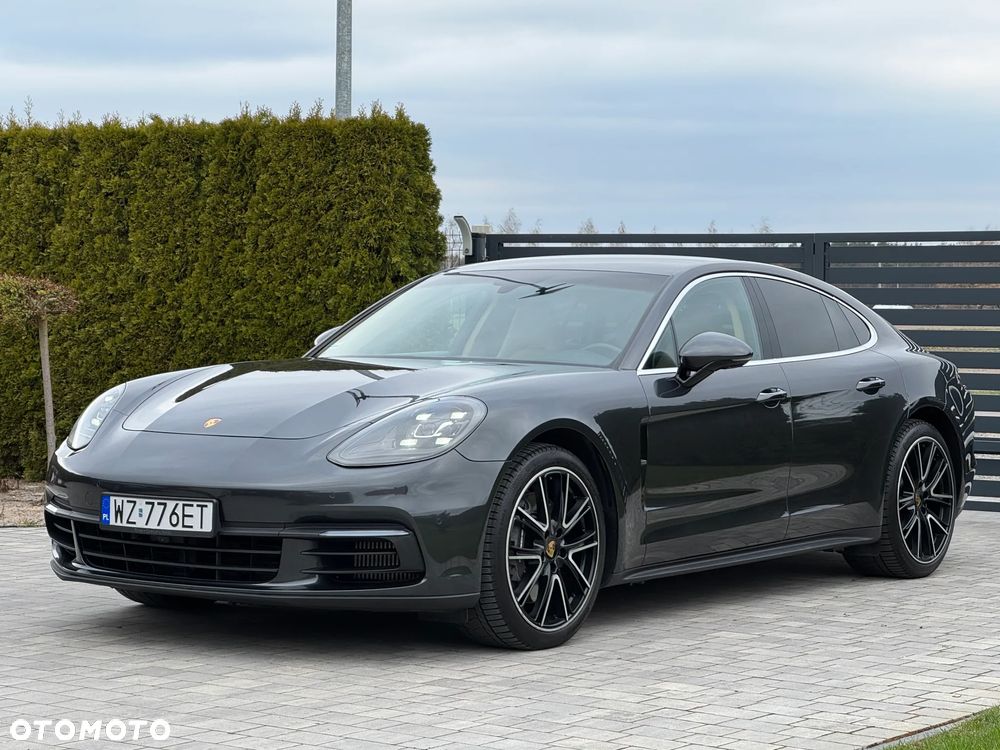 Porsche Panamera 4 - 28