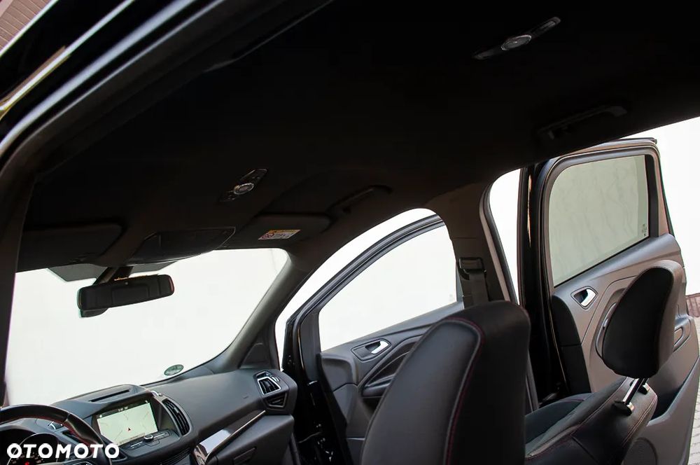 Ford Kuga 1.5 EcoBoost 2x4 ST-Line - 25
