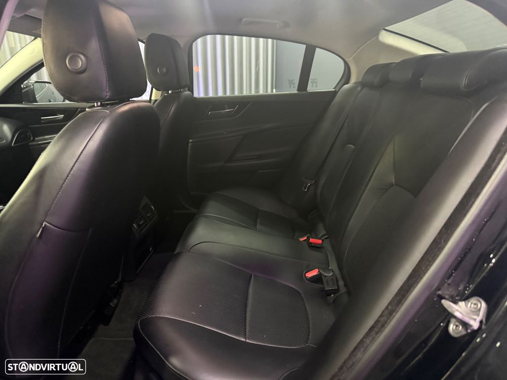 Jaguar XE 2.0 D Portfolio Aut. - 16