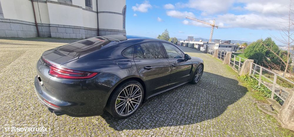 Porsche Panamera 4 E-Hybrid - 4
