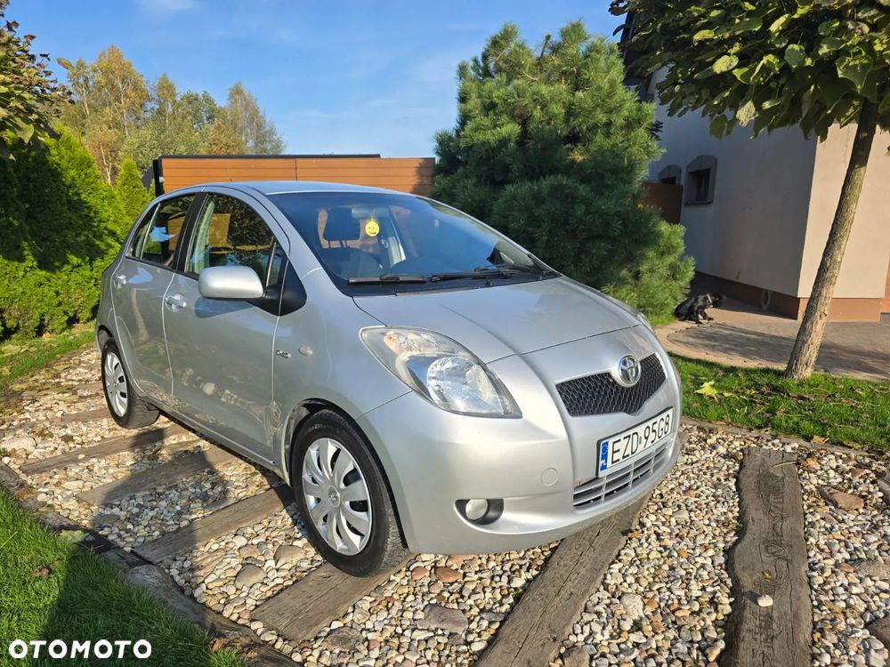 Toyota Yaris 1.4 D-4D Sol - 1