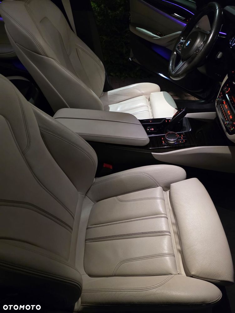 BMW Seria 5 520d xDrive Sport - 10