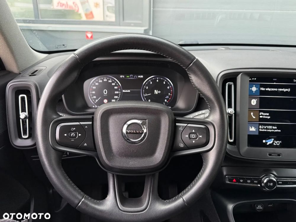 Volvo XC 40 T2 Momentum Core - 11