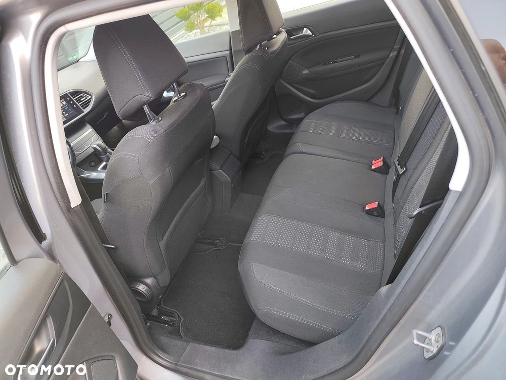Peugeot 308 BlueHDi 120 EAT6 Stop & Start Active Business-Paket - 23