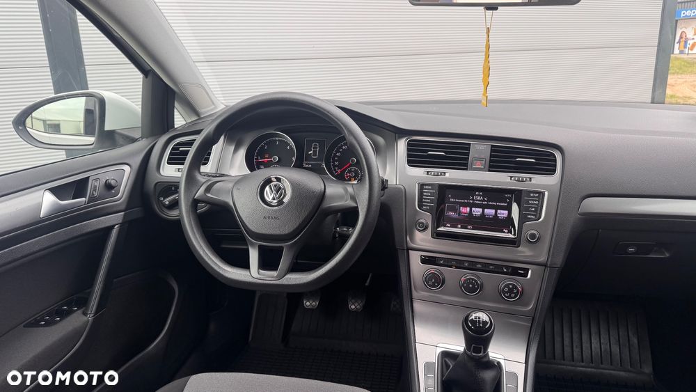 Volkswagen Golf 1.6 TDI BlueMotion Comfortline - 30