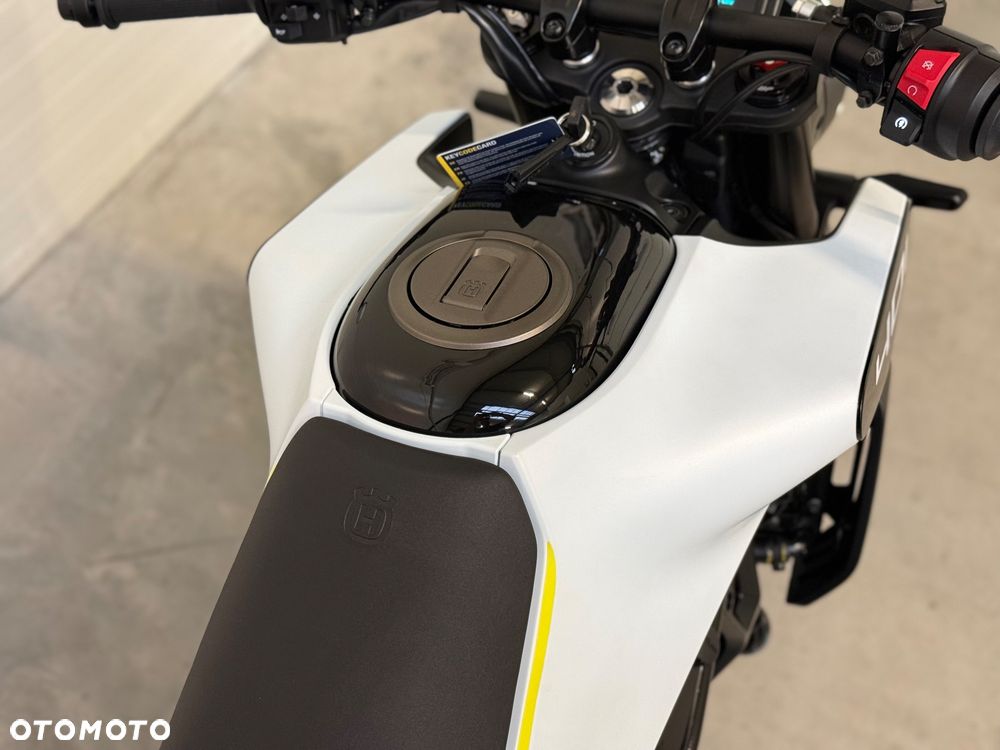 Husqvarna Vitpilen - 19