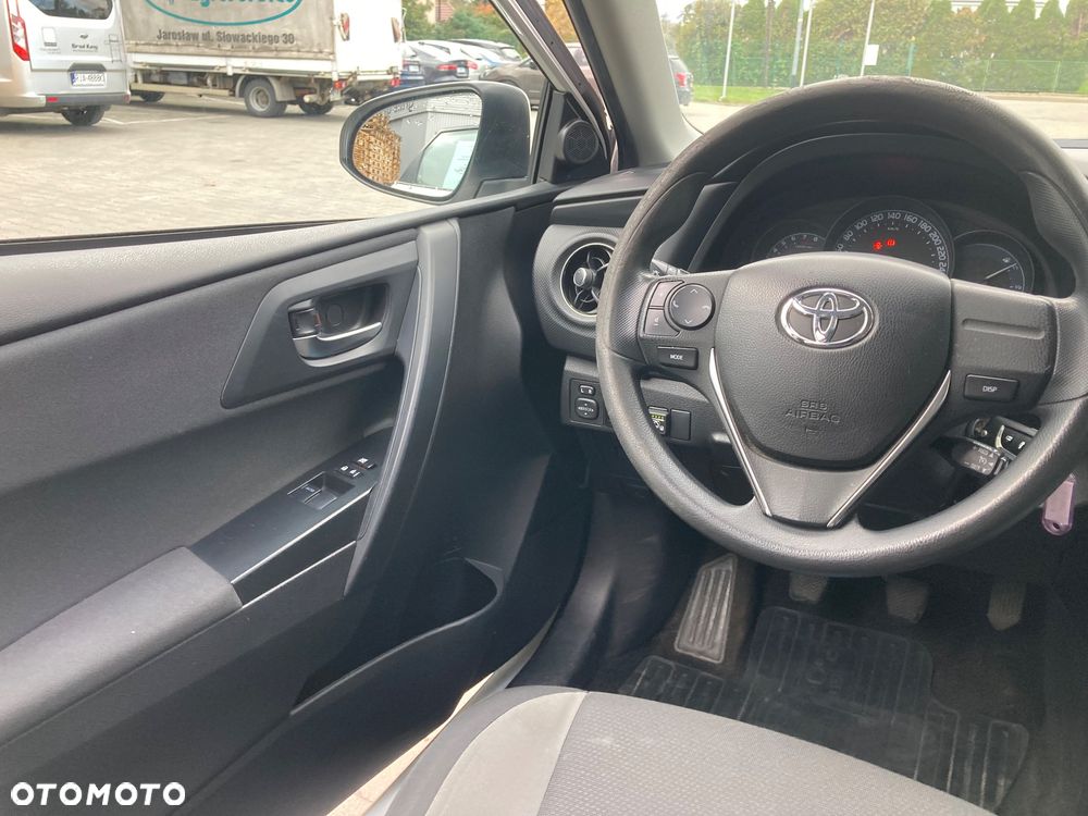Toyota Auris - 15