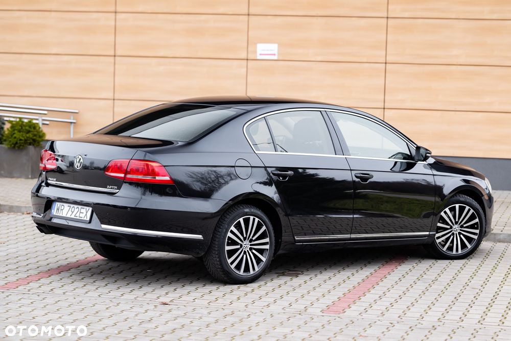 Volkswagen Passat - 4