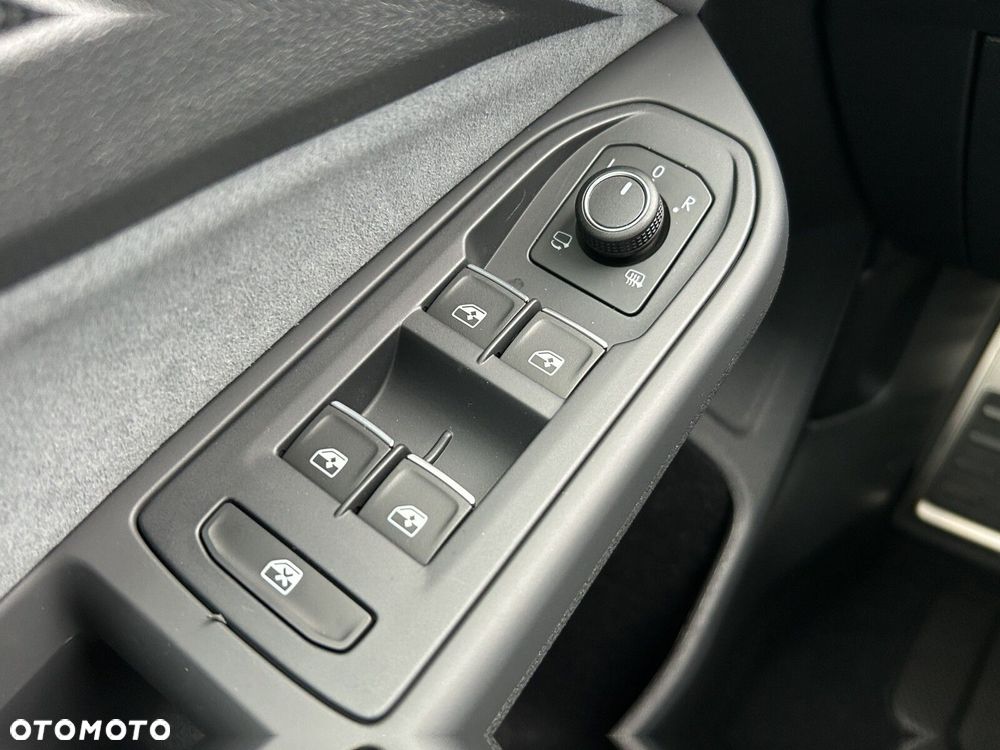 Volkswagen Golf - 25