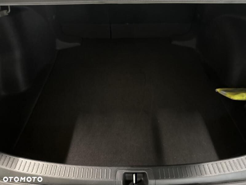 Toyota Corolla 1.8 Hybrid Comfort - 23