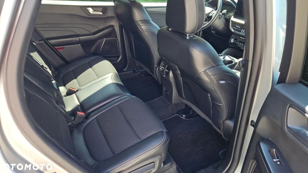 Ford Kuga - 25