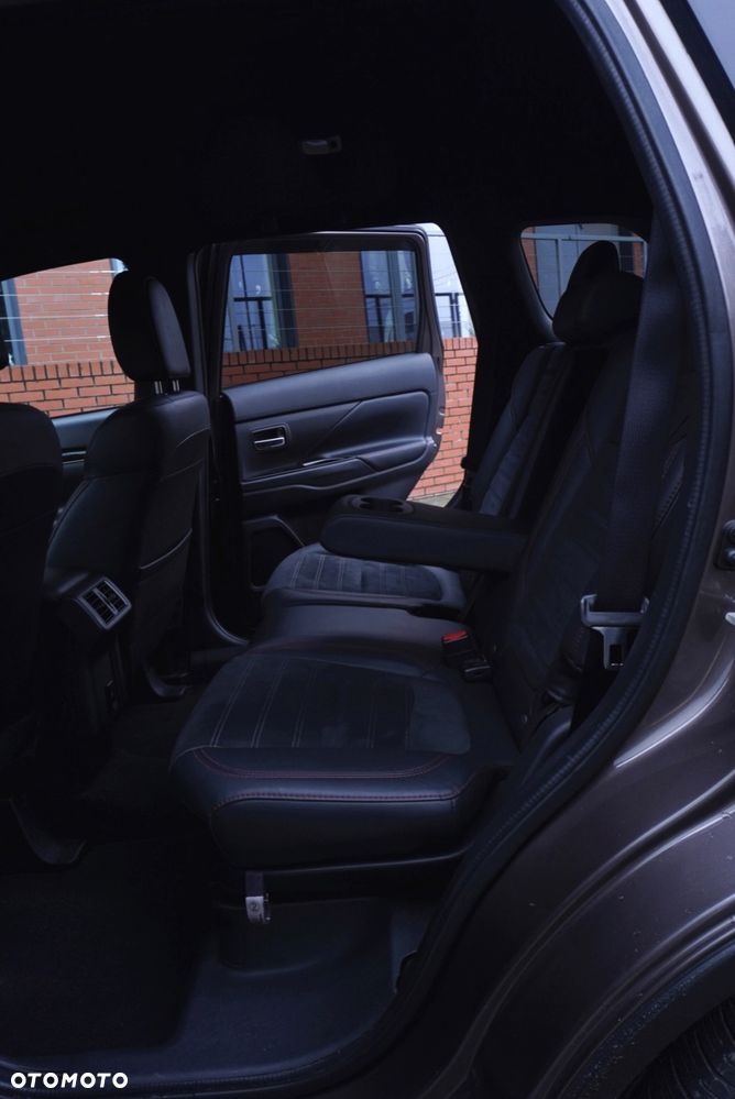 Mitsubishi Outlander - 14