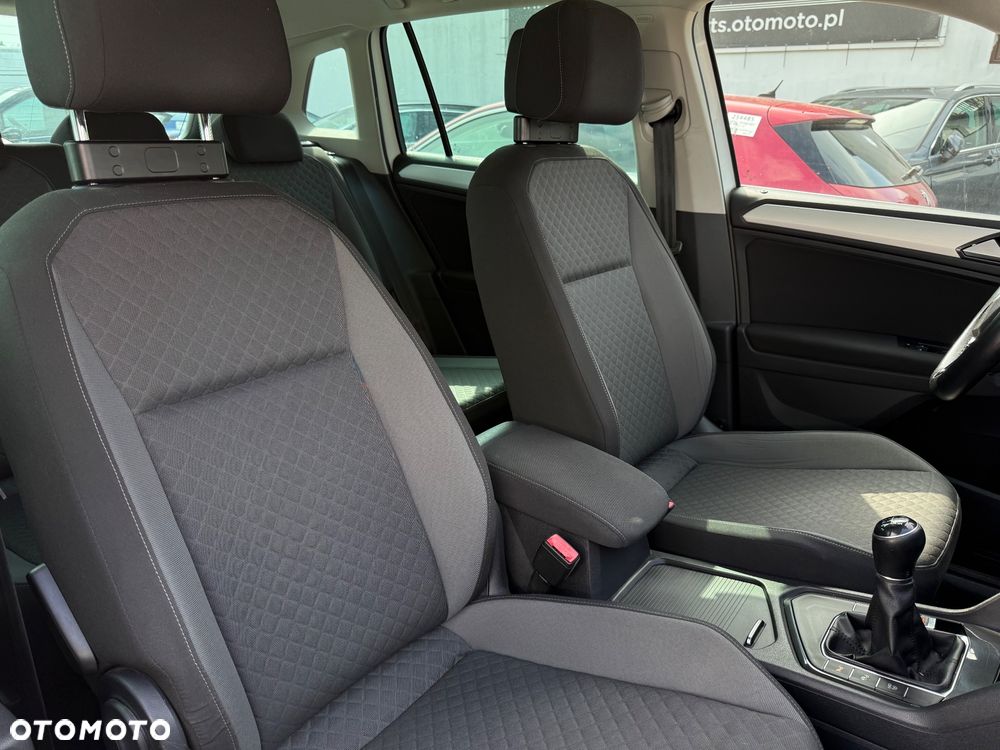 Volkswagen Tiguan - 13