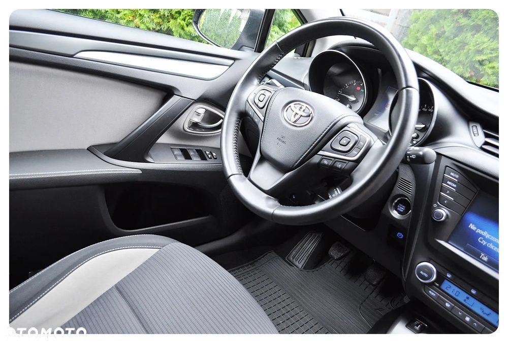 Toyota Avensis Touring Sports 1.8 Business Edition - 32