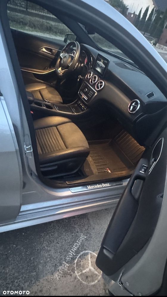 Mercedes-Benz Klasa A 180 7G-DCT AMG Line - 17