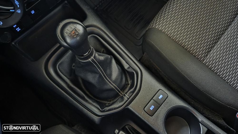 Toyota Hilux Extra-Cab 2.4 D-4D 4X4 - 18